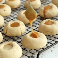 Salted Caramel Thumbprint Cookies_image