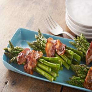 Bacon-Wrapped Asparagus Bundles_image