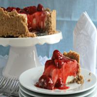 NO BAKE CHEESECAKE WITH HOMEMADE STRAWBERRY TOPPING Recipe - (4.6/5)_image
