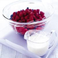 Drunken berries with cream_image