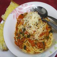 Spaghetti With Fresh Tomato and Basil Sauce image