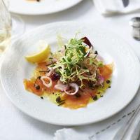 Smoked salmon with capers & pickled shallots image