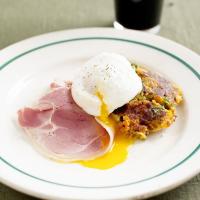Bubble and squeak with ham and eggs_image