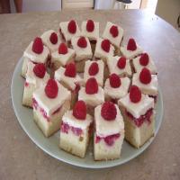 Raspberry Cake With Buttercream Icing_image