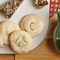 Almond Cloud Cookies_image