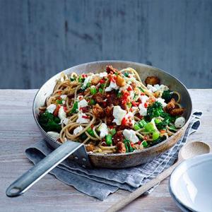 Spelt spaghetti with chilli, sprouting broccoli & pancetta_image