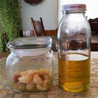 Garlic Oil and Roasted Garlic Cloves_image
