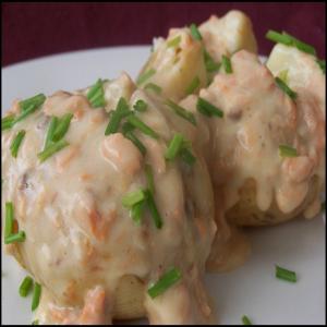 Jacket Potatoes With Cheesy Salmon Sauce Aust Ww 2.5 Pts_image