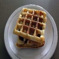 Classic Light and Fluffy Waffles_image