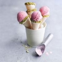 Strawberry crème fraîche ice cream image