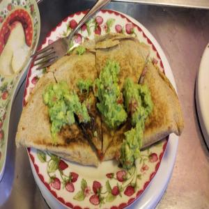 Easy Quesadillas with Fresh Guacamole_image