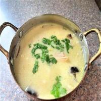 Thai Chicken Soup with Cauliflower & Edamame_image
