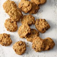 Air-Fryer Chocolate Chip Oatmeal Cookies image