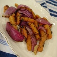 Oven-Roasted Carrots and Onions_image