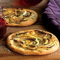 Caramelized-Onion Flatbreads with Crème Fraîche_image