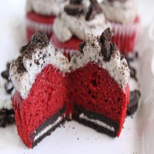 Oreo Cream Cheese Red Velvet Cupcakes_image