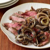 Grilled Flank Steak with Onions_image