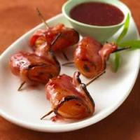 Sizzling Bacon-Wrapped Apricots with Cranberry Glaze_image