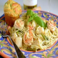 Shrimp and Scallops With Pesto Pasta_image