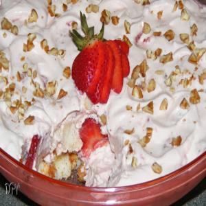 Strawberries and Cream Trifle Recipe - (4.6/5)_image