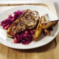 Pork chops with fruity red cabbage_image