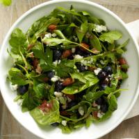 Blue Cheese and Blueberry Tossed Salad_image