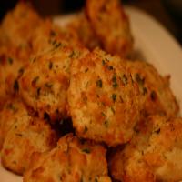 Garlic Cheddar Biscuits image
