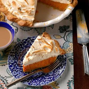 Sweet Potato-Gingerbread Meringue Pie_image