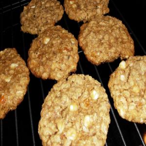 Apricots and Cream Oatmeal Cookies image