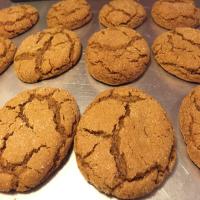 Sugar Coated Molasses Cookies_image