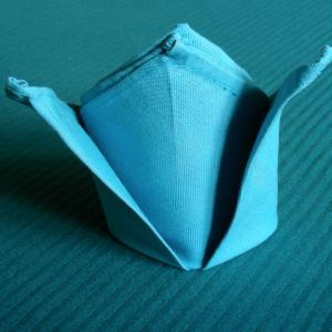 Serviette/Napkin Folding, Fleur De Lis Variation Cardinal Hat_image