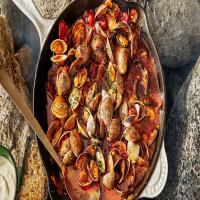 Clams with Spicy Tomato Broth and Garlic Mayo_image