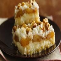 Gluten-Free Apple Streusel Cheesecake Bars_image