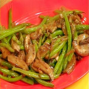 Green Beans and Portobello Mushroom Saute_image