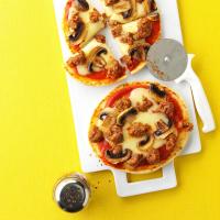 Mushroom & Swiss Pita Pizzas_image