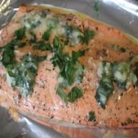 Grilled Trout With Garlic Butter_image