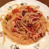 Pasta with Chicken, Peppers and Olives image