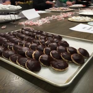 Chokladbiskvier (Swedish Chocolate Meringue Cookies) image
