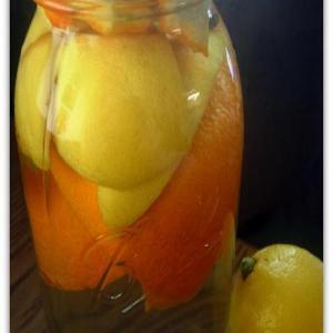 diy citrus vinegar cleaning solution_image