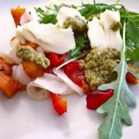 Tomato and Mozzarella Salad with pesto_image