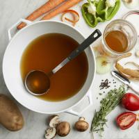 Vegetable Stock with Kitchen Scraps_image