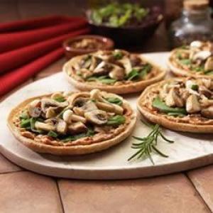 Mushroom and Spinach Mini Pizzas_image