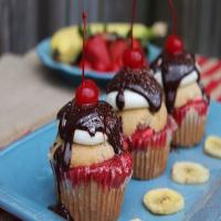 Banana Split Cupcakes_image
