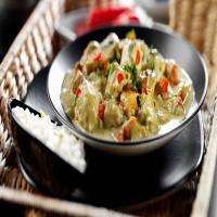 Classic Thai Green Curry Chicken With Vegetables_image