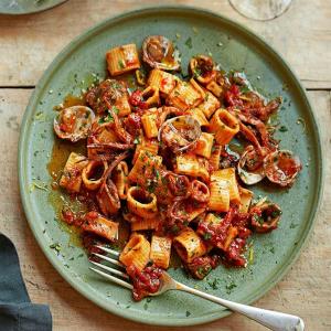 Spicy squid ragu with pasta & clams_image