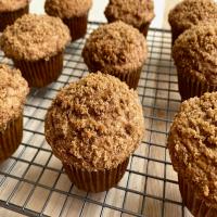 Easy Cinnamon Crumb Banana Muffins_image