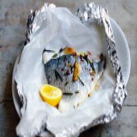 Baked sea bream with garlic and rosemary_image