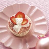 Strawberry Mousse in White Chocolate Cups_image