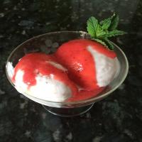 Jeni's Splendid Roasted Strawberry and Buttermilk Ice Cream image