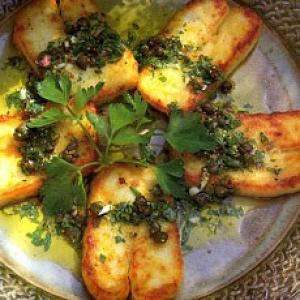 Fried Halloumi Cheese with Lime and Caper Vinaigrette_image